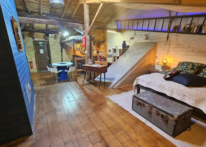 Vakantiehuis Des Ecuries De La Paguere *