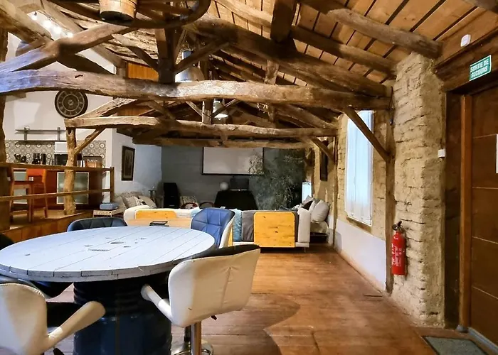 펜션 Des Ecuries De La Paguere 오리냑