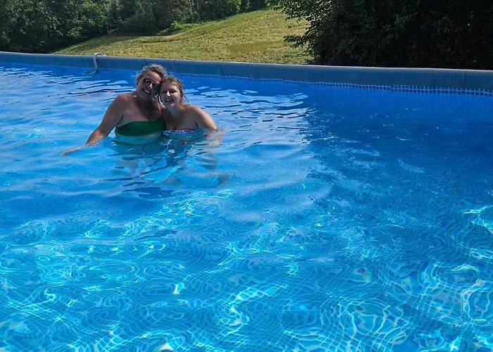 펜션 Des Ecuries De La Paguere *